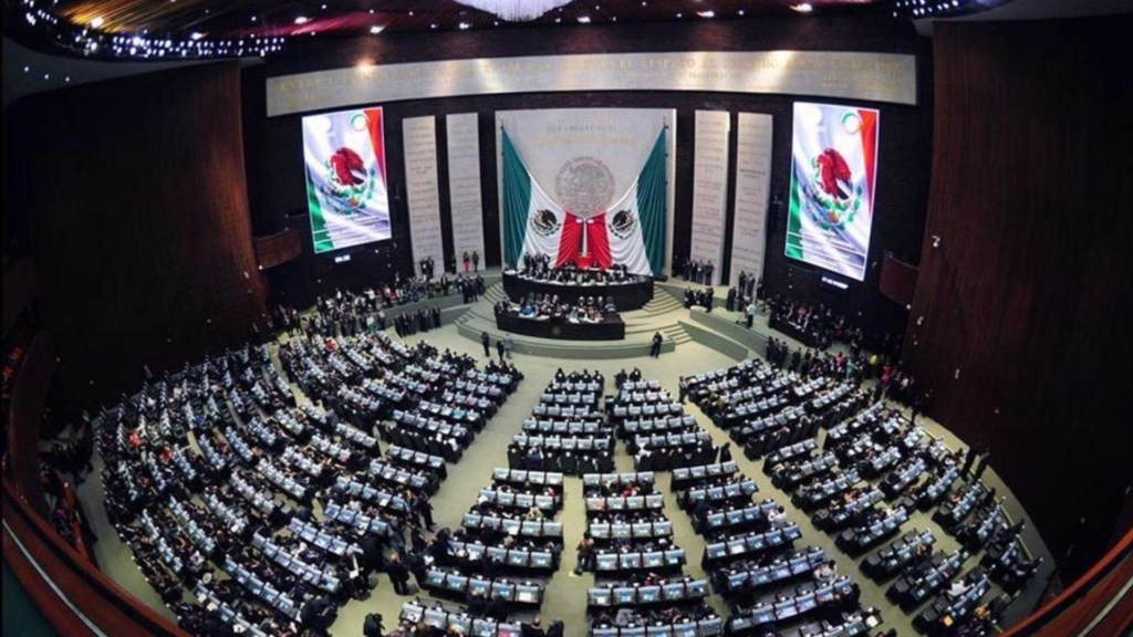 Pleno de la Cámara de Diputados durante una sesión legislativa federal en México