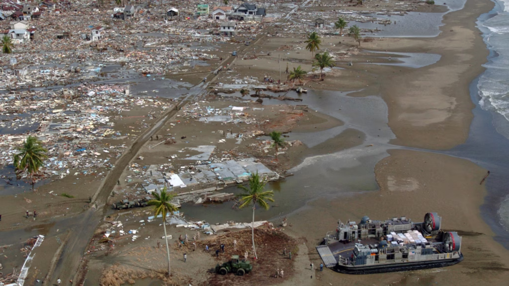 Daños ocasionados por un tsunami en una zona costera utilizados como referencia para estudios de prevención