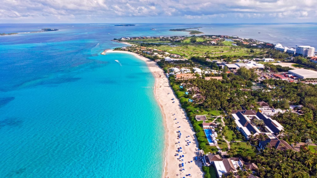 Destino turístico del Caribe que compite con Quintana Roo por visitantes internacionales