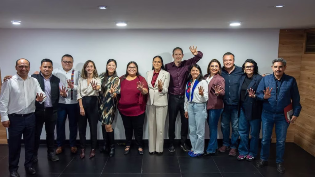 Dirigentes nacionales de Morena durante una reunión de organización política relacionada con el proceso interno de 2027.