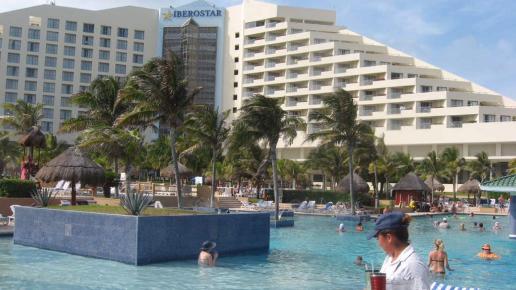 Hotel Iberostar Cancún, cadena española con operaciones en Quintana Roo.