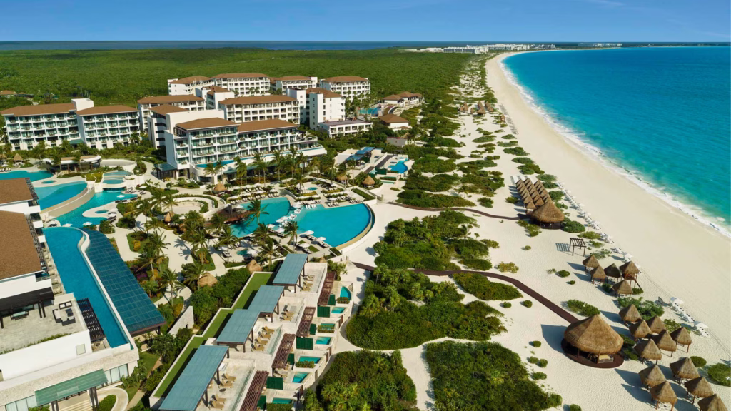 Complejo hotelero en Costa Mujeres, una de las zonas con mayor crecimiento turístico de Quintana Roo.