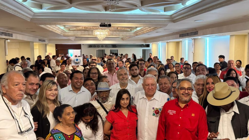 Rafael Marín Mollinedo durante actividad relacionada con el proceso interno de Morena en Quintana Roo
