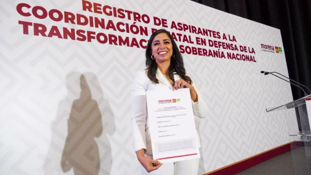 Marybel Villegas durante su registro como aspirante a la Coordinación Estatal de la Defensa de la Transformación y la Soberanía Nacional en Quintana Roo.