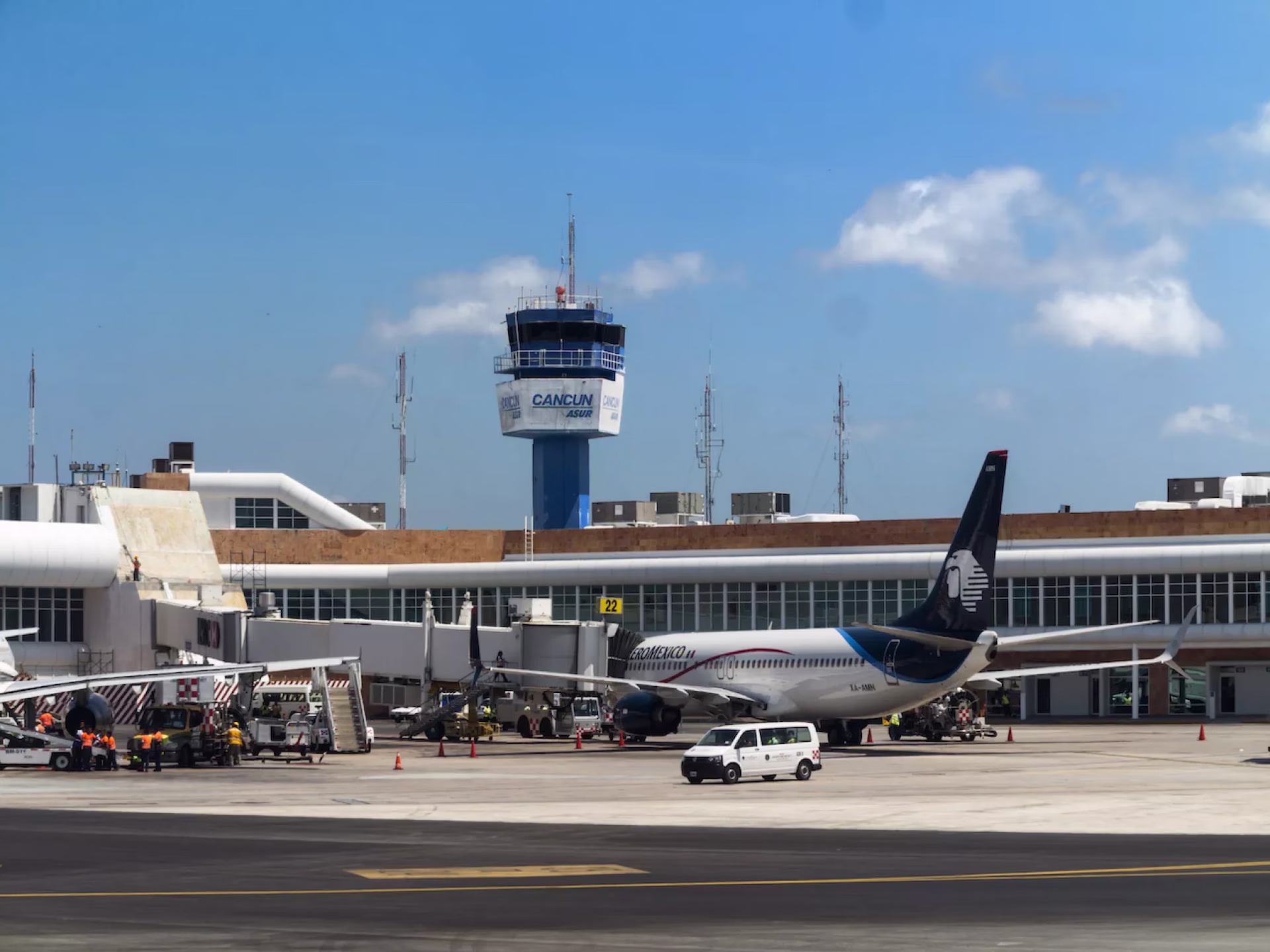 Aerolíneas en el Aeropuerto de Cancún conectan rutas aéreas en Quintana Roo