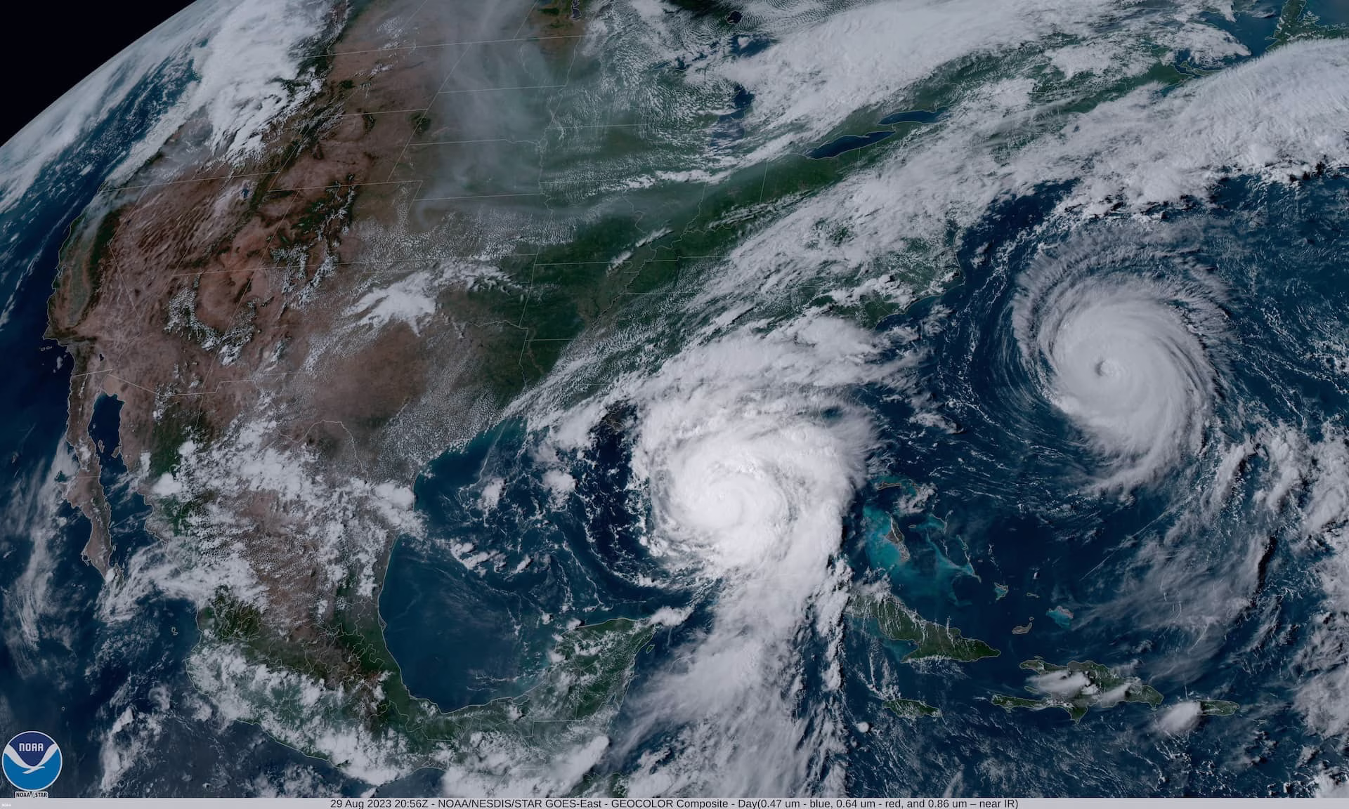 Imagen satelital de un sistema meteorológico sobre el Caribe y la península de Yucatán durante la temporada de huracanes.