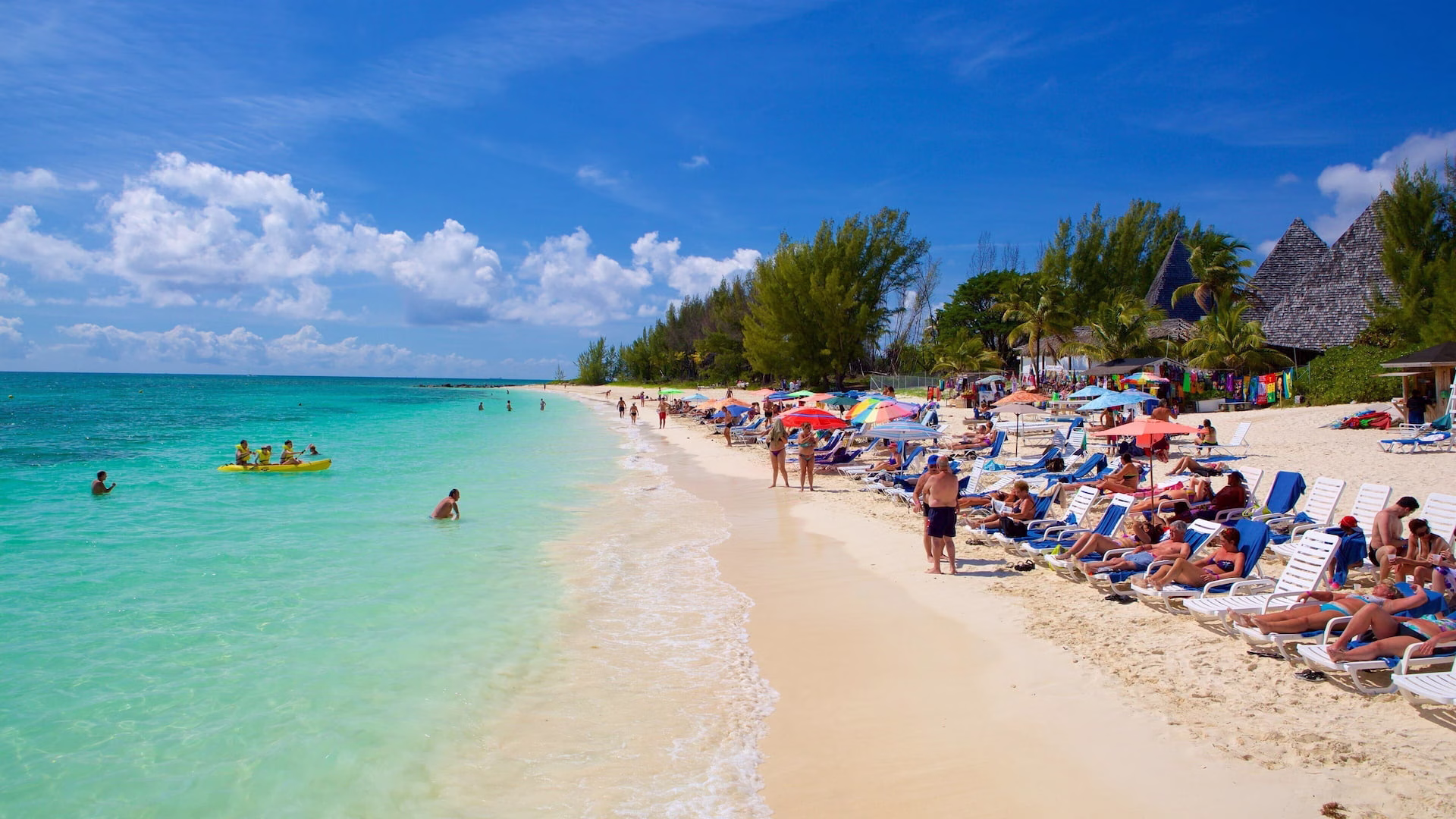 Playa de Bahamas, uno de los destinos que compiten con el turismo en Cancún en el Caribe.