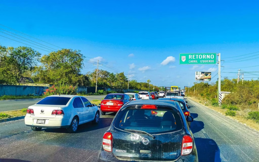 El crecimiento de Puerto Morelos implica, también, tránsito vial.