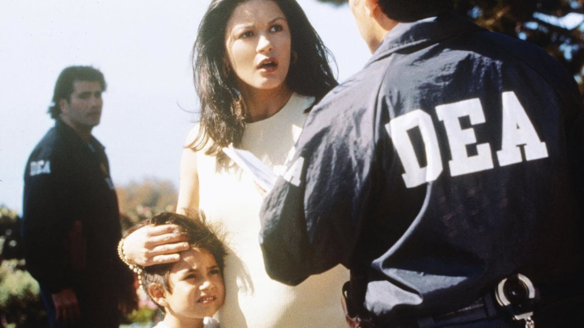 Catherine Zeta-Jones en Traffic, drama criminal que forma parte de su trayectoria cinemaCatherine Zeta-Jones en Traffic, drama criminal que forma parte de su trayectoria cinematográfica.tográfica.