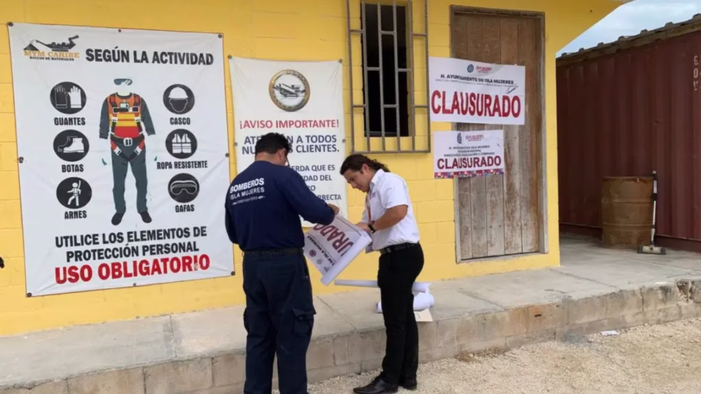 Clausura de banco de materiales en Isla Mujeres