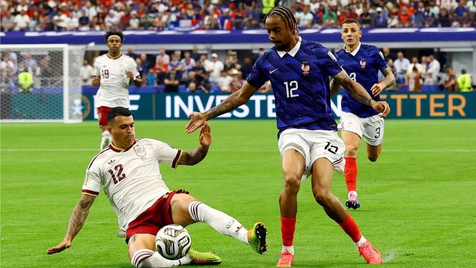 La Roja frena a la ofensiva francesa