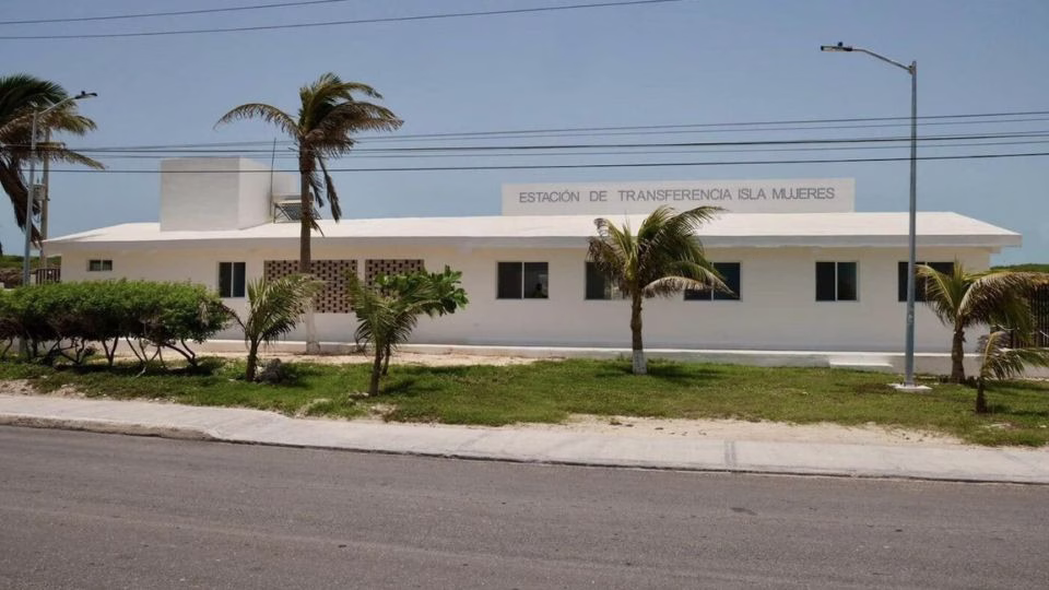 Estación de transferencia donde se concentra la basura recolectada en Isla Mujeres antes de su traslado