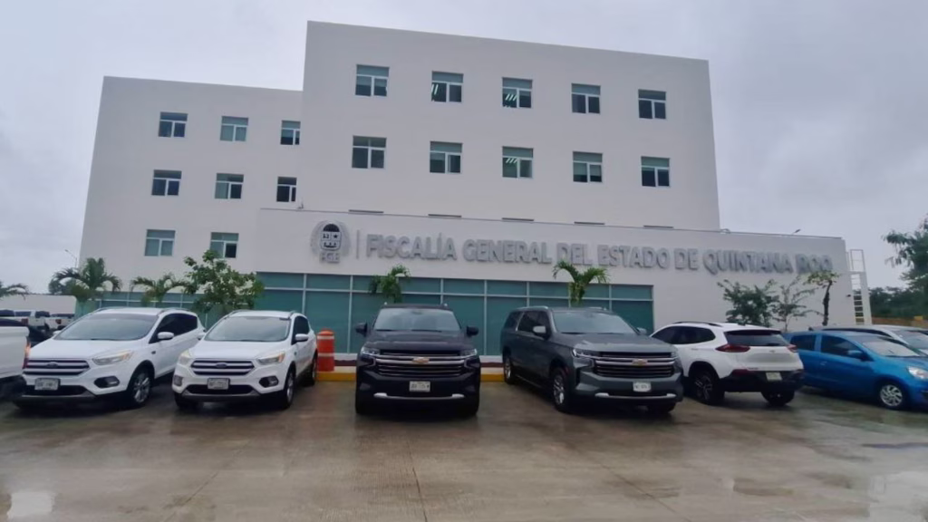 Instalaciones de la Fiscalía General del Estado de Quintana Roo, autoridad que investiga la salida de dos adolescentes.