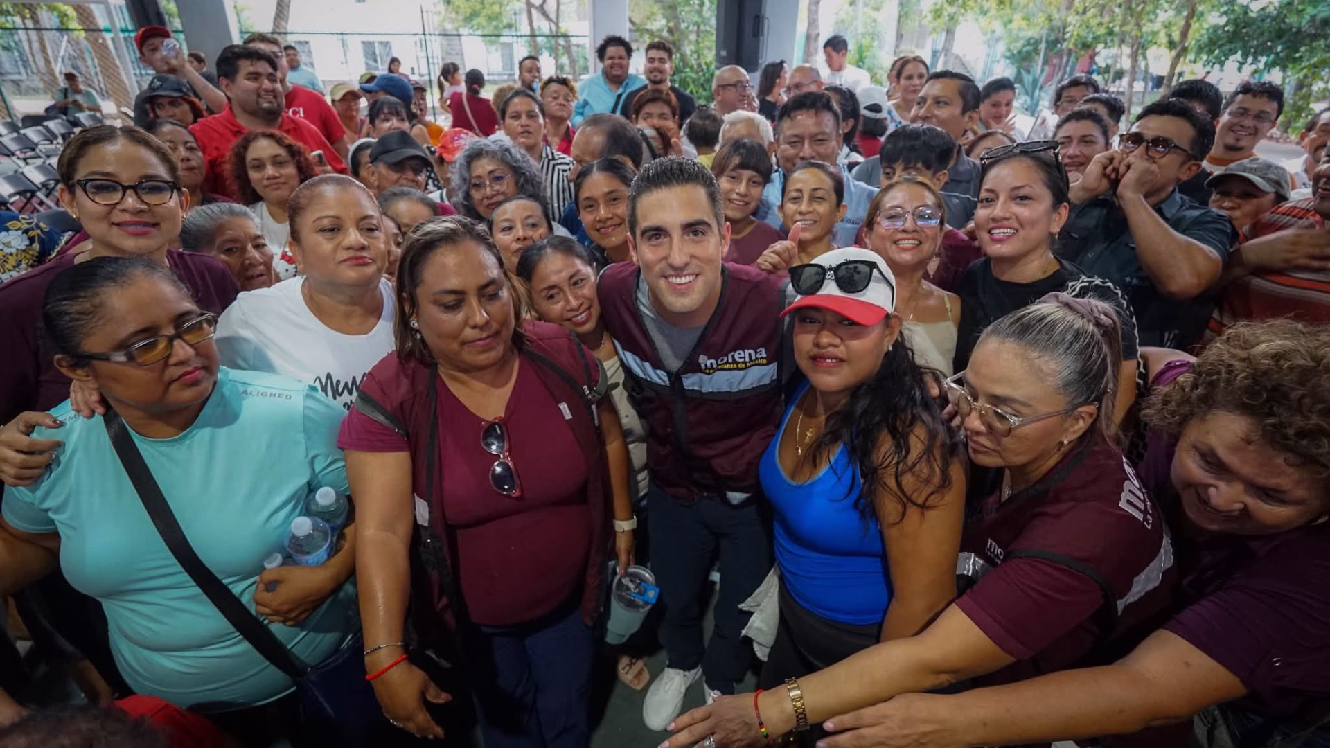 Gino Segura participa en actividades territoriales con militantes y simpatizantes de Morena en Quintana Roo.