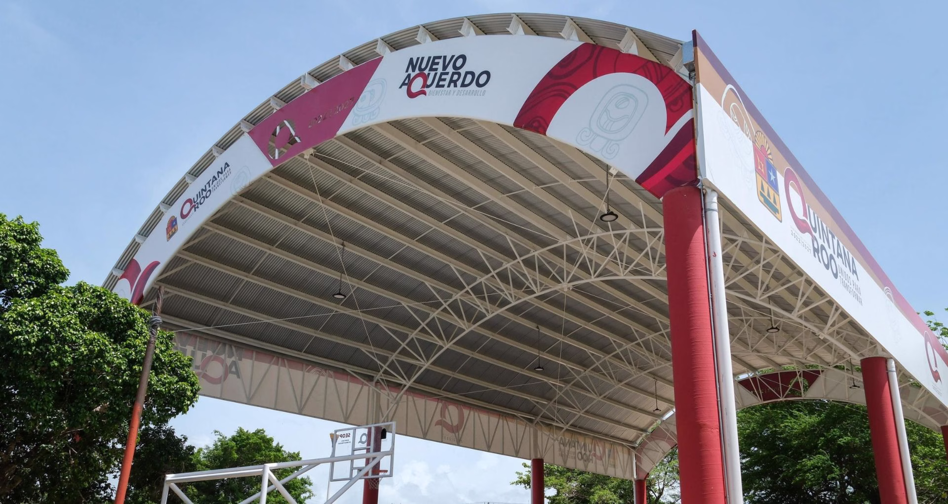 Domo de infraestructura escolar en Quintana Roo, uno de los rubros que requieren inversión y recursos públicos.