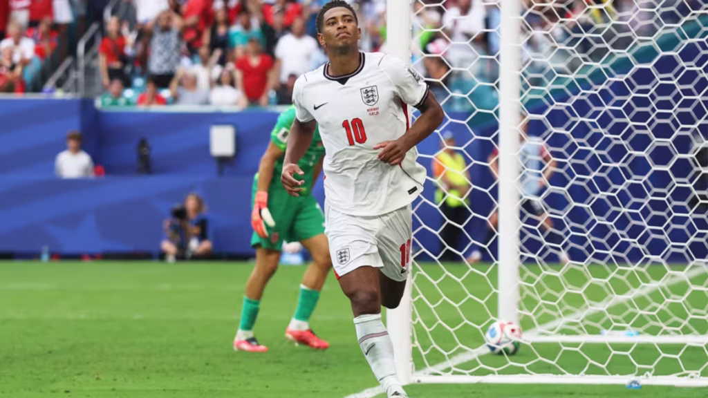 Jugador de Inglaterra celebra una anotación frente a Noruega durante los cuartos de final del Mundial 2026.