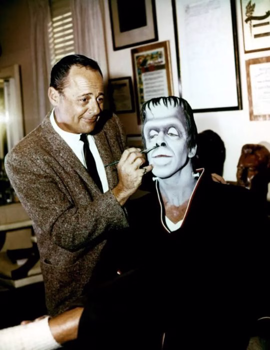 Proceso de caracterización de Fred Gwynne para interpretar a Herman Munster.