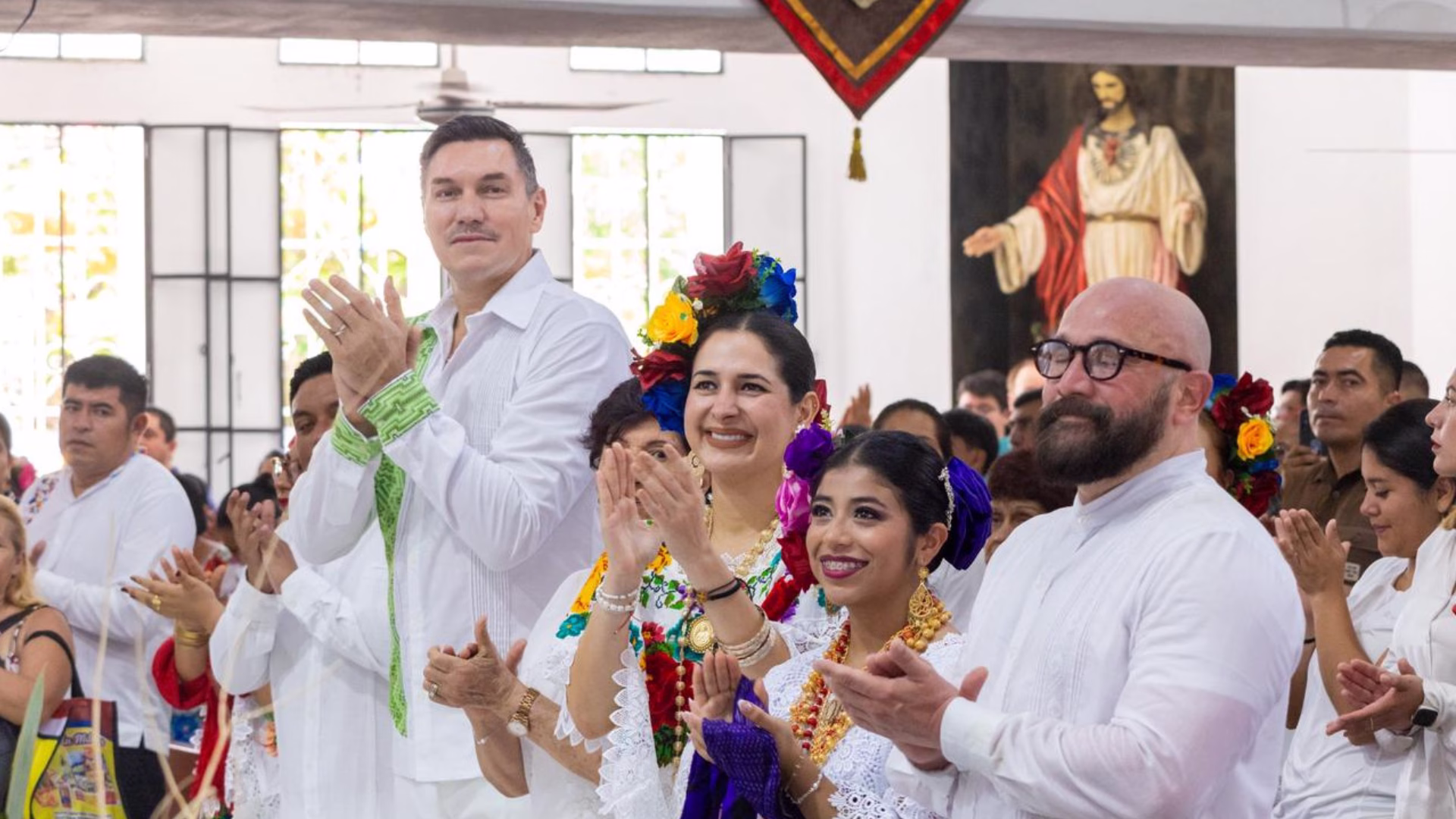 Autoridades municipales y asistentes participan en la ceremonia religiosa de la Feria del Carmen de Playa del Carmen 2026, una tradición que da inicio a las fiestas patronales.