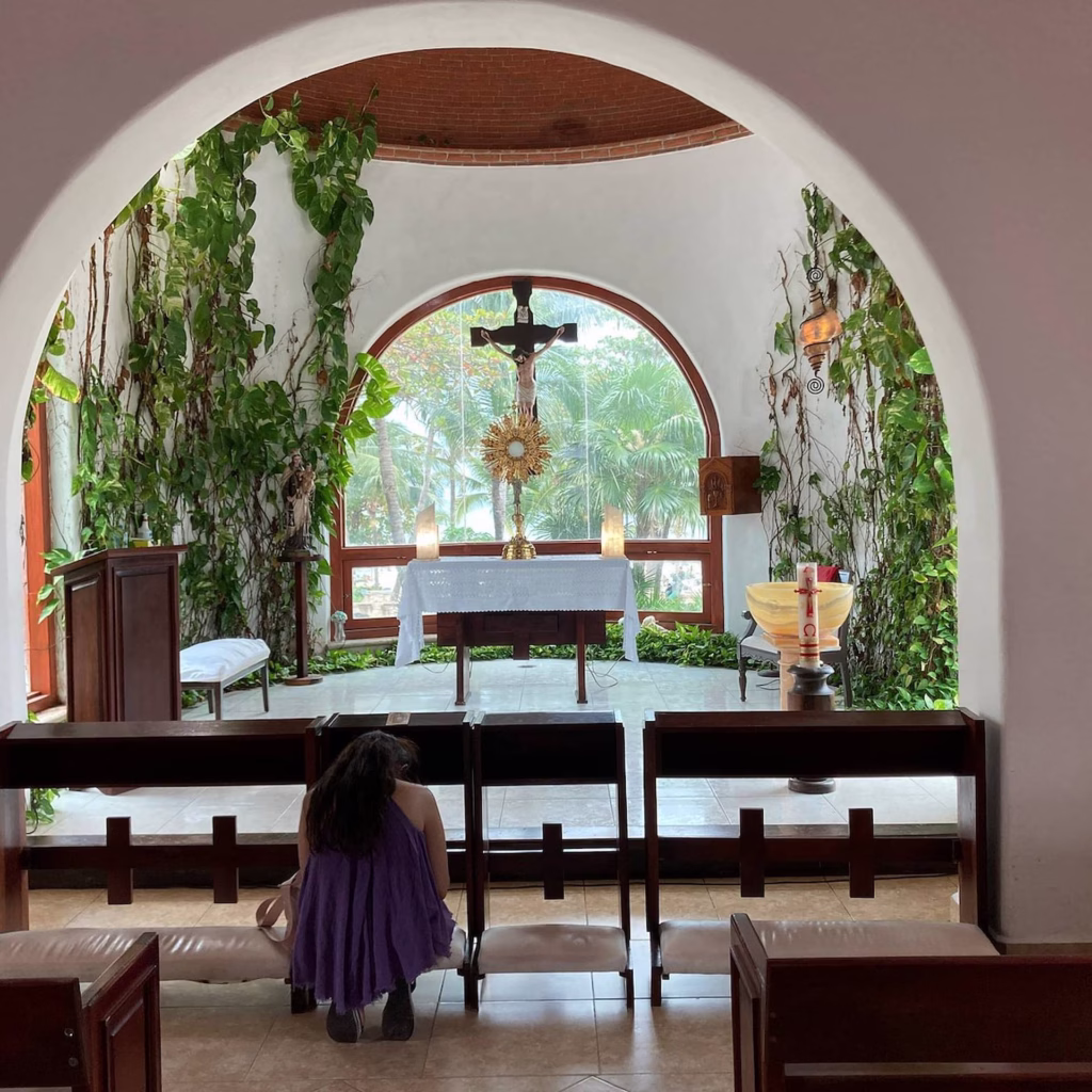 Nuestra Señora del Carmen, Virgen en Playa del Carmen como parte de la tradición religiosa local.
