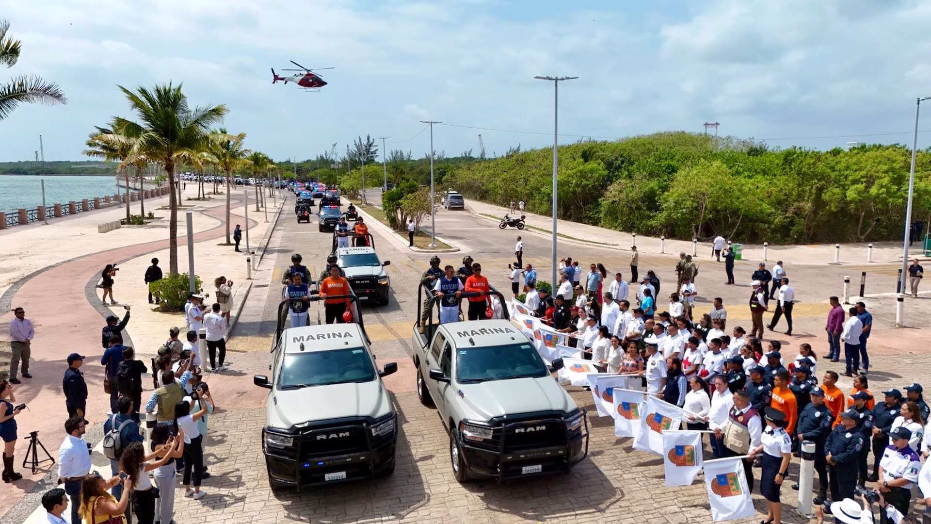 Elementos policiales participan en un operativo de vigilancia como parte de las acciones para fortalecer la seguridad en Quintana Roo y la coordinación institucional.