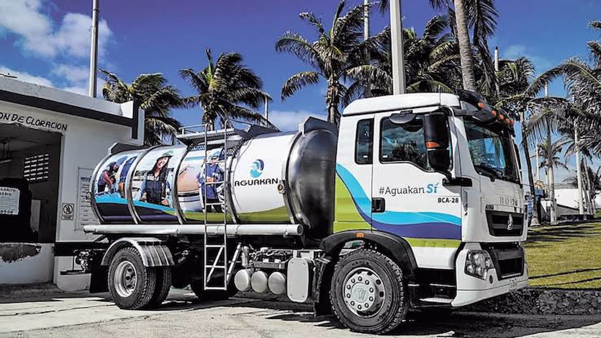 Pipa utilizada para la distribución de agua potable en Quintana Roo, en los municipios donde opera Aguakan.