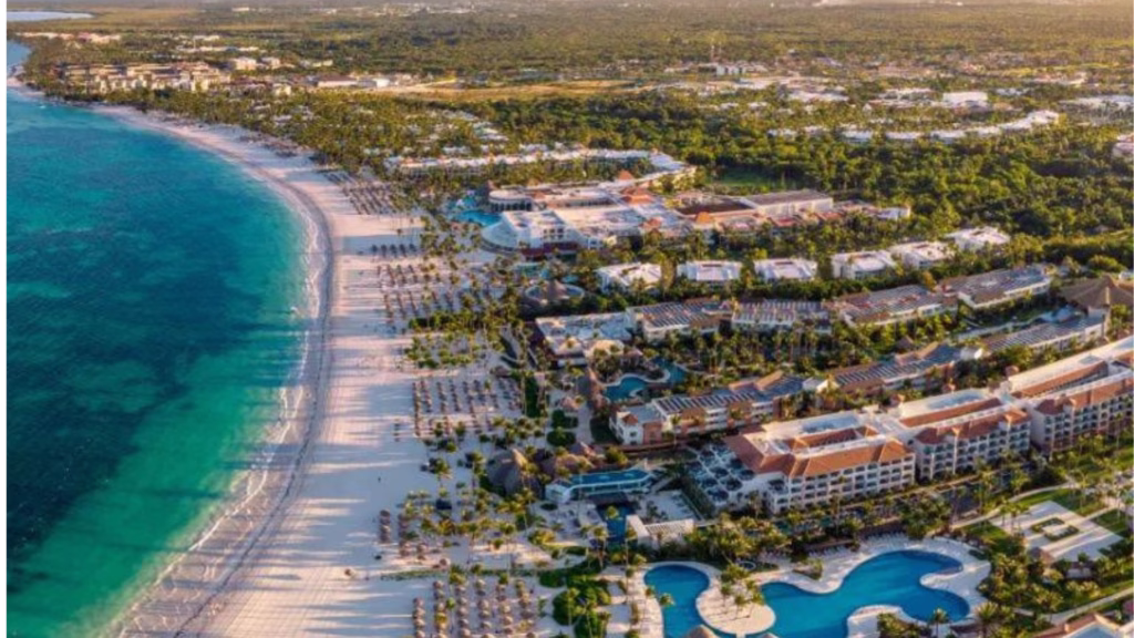 Punta Cana como destino del Caribe que compite con Quintana Roo por turismo internacional