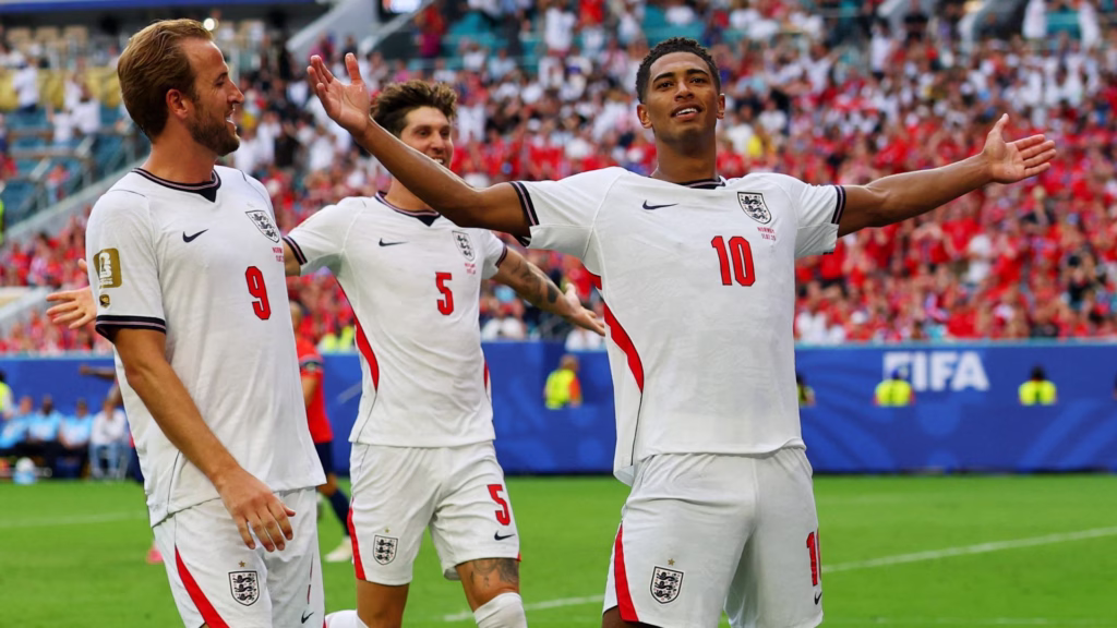 Harry Kane y sus compañeros de la selección de Inglaterra celebran un gol durante el Mundial 2026.