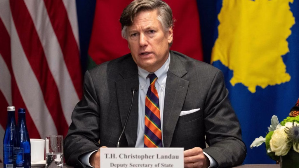 Christopher Landau, subsecretario de Estado de Estados Unidos, durante una reunión diplomática.