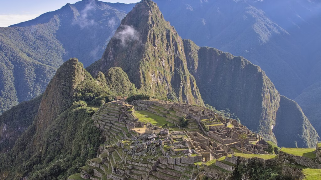 Machu Picchu en Perú, uno de los principales símbolos culturales y turísticos del país dentro de la relación entre México y Perú.