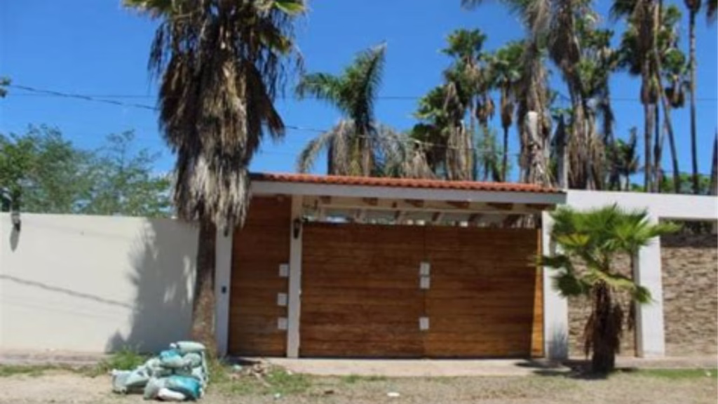 Fachada de la finca de Huertos del Pedregal relacionada con el caso Cuén
