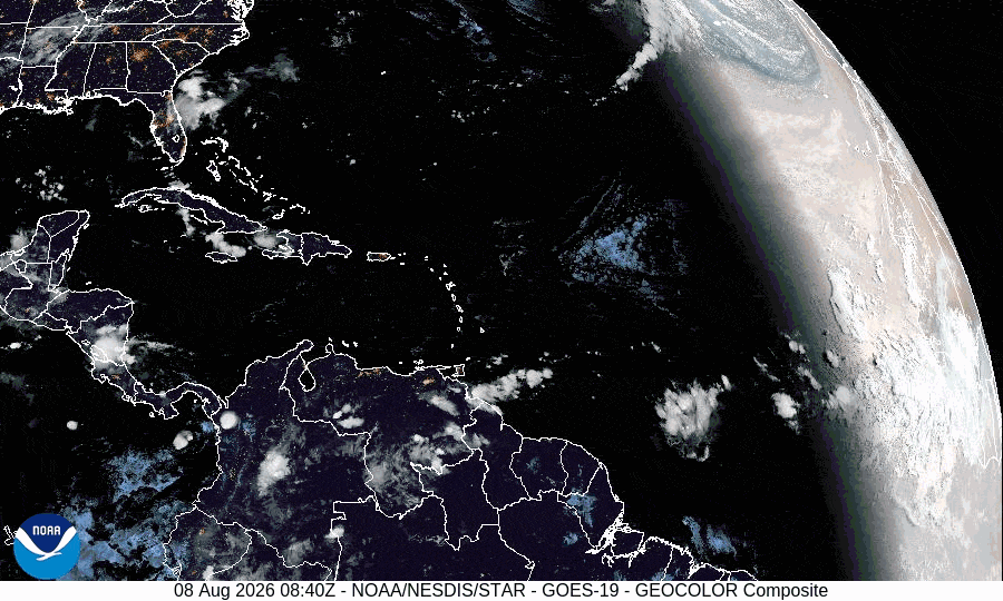Vista satelital del Atlántico tropical y el Caribe durante la vigilancia de una onda tropical
