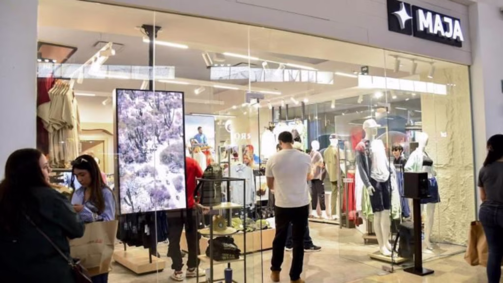 Sucursal de Maja Sportswear en un centro comercial