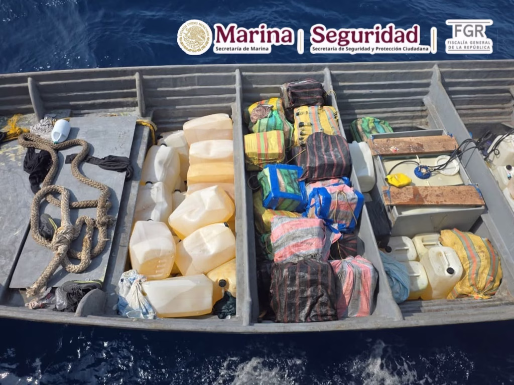 La Marina reportó el aseguramiento de 127 bultos y 42 paquetes con forma de tabique.