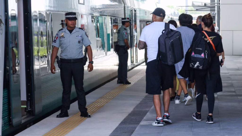 Las conexiones terrestres permiten completar el traslado antes o después del recorrido ferroviario.