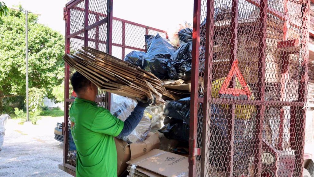 Los materiales entregados en el Reciclatón son separados para su posterior manejo y aprovechamiento como residuos valorizables.