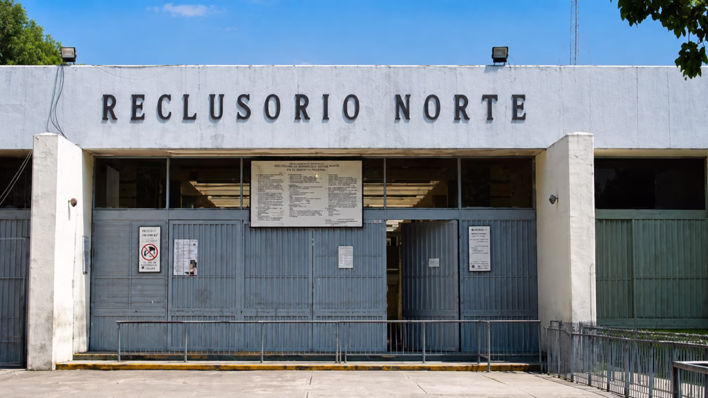 El amparo 1177/2026 señala al Juez de Control del Sistema Penal Acusatorio de la Ciudad de México, adscrito a la Unidad de Gestión Judicial Número Dos del Centro de Justicia Penal del Fuero Común, con sede en el Reclusorio Norte.
