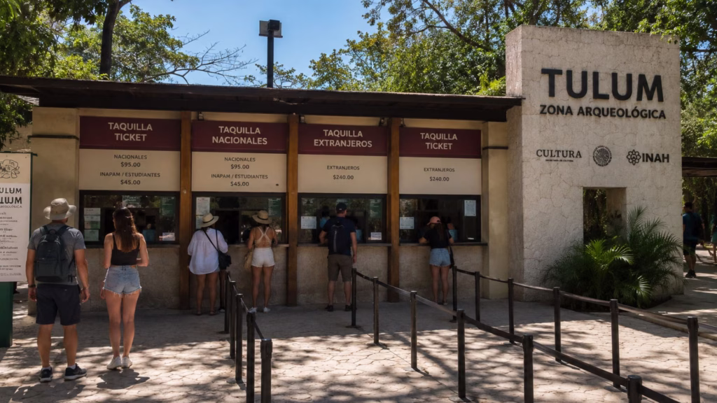 La zona arqueológica de Tulum registró una disminución de visitantes durante el primer semestre de 2026.