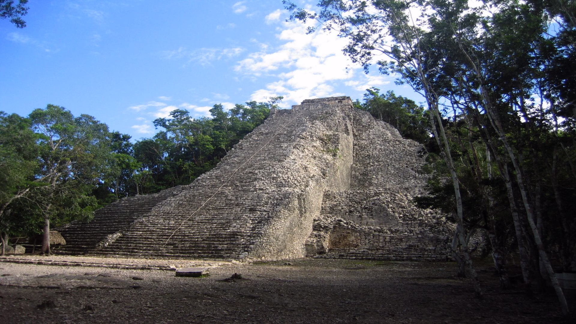 Cobá se encuentra entre las zonas arqueológicas de Quintana Roo que registraron una caída de visitantes durante 2026.