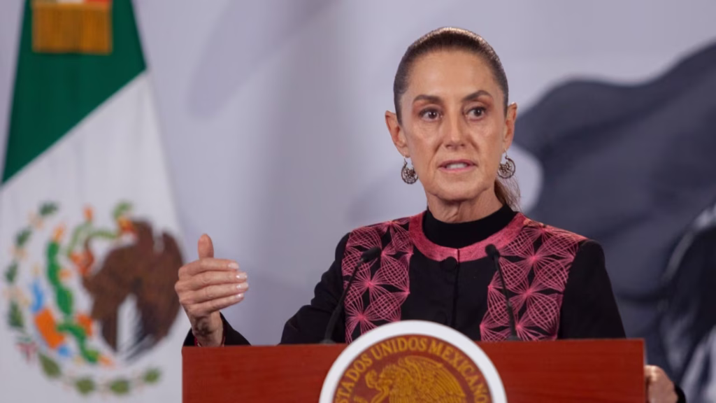 Claudia Sheinbaum durante una conferencia de prensa en Palacio Nacional