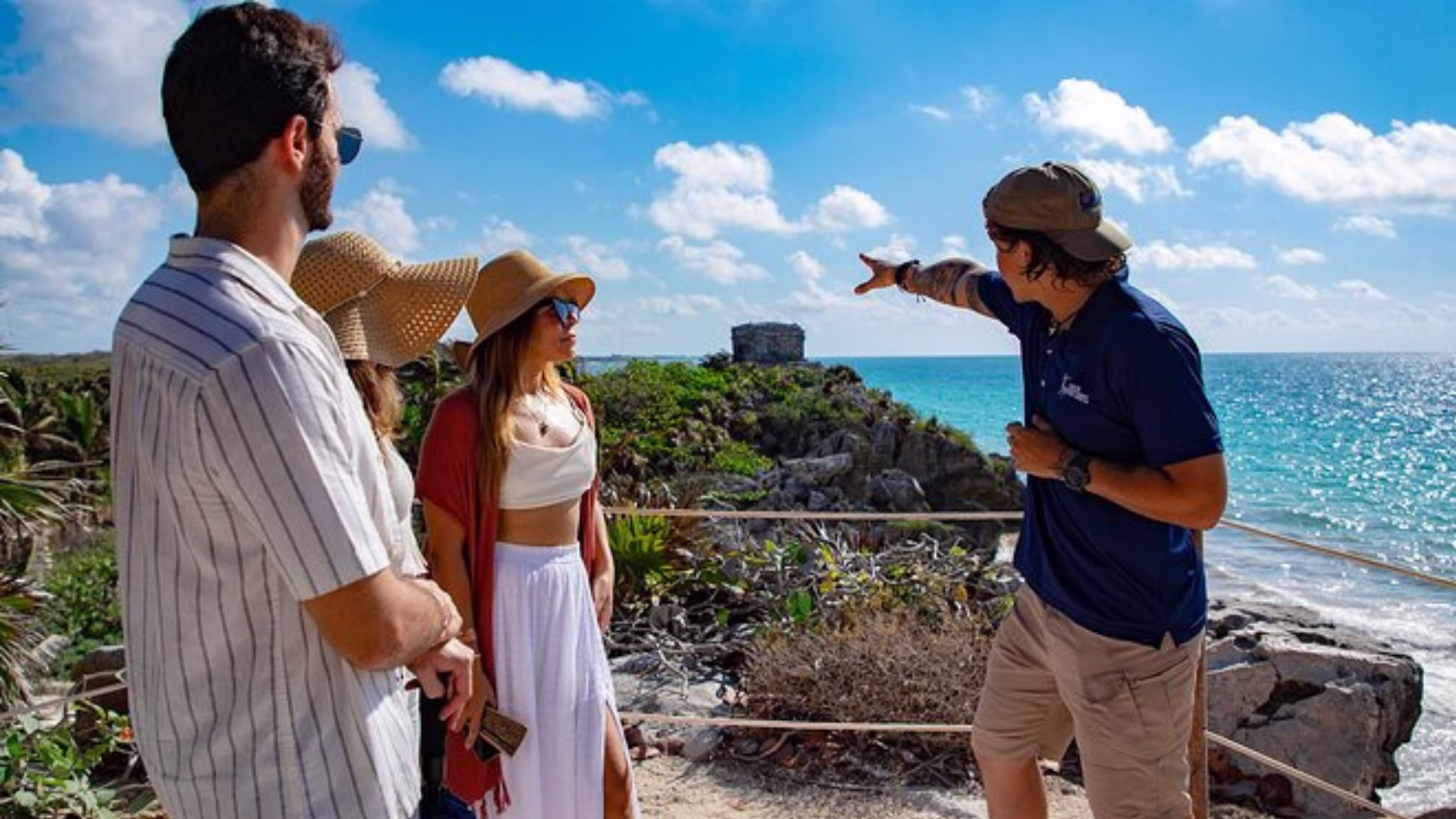 La llegada de millones de visitantes extranjeros convierte la comunicación entre idiomas en una actividad cotidiana para el sector turístico de Quintana Roo.