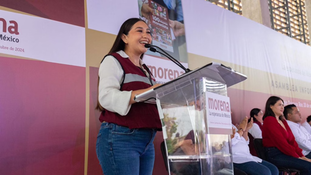 Johana Acosta participa en una asamblea informativa de Morena en Quintana Roo