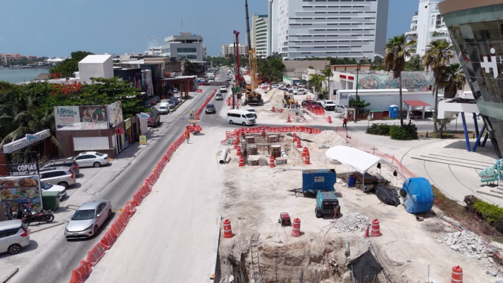 Trabajos de infraestructura vial en Cancún durante 2026