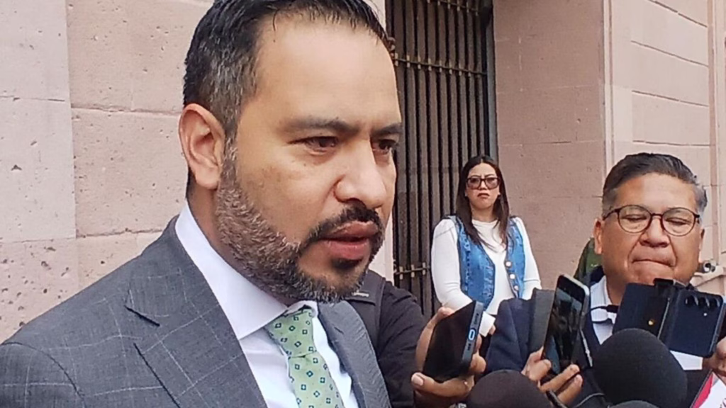 Dirigente del PVEM atiende a medios de comunicación en San Luis Potosí