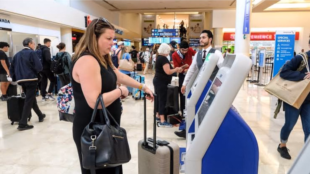 El comportamiento del dólar puede influir en gastos de viaje y consumo de visitantes internacionales.