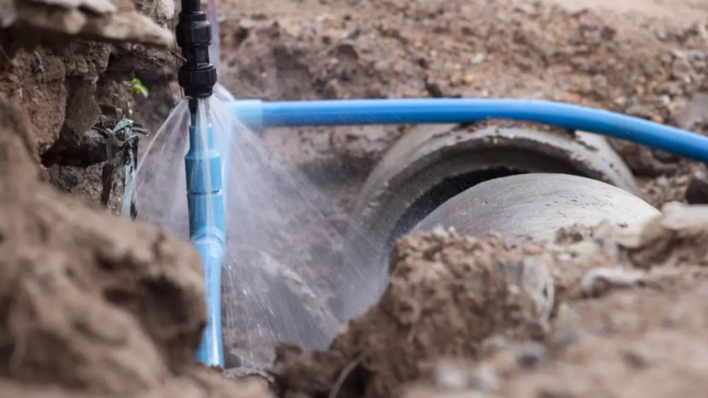 Los trabajos de infraestructura hidráulica forman parte de las acciones para llevar agua potable a familias de Ciudad Mujeres, en la Zona Continental de Isla Mujeres.
