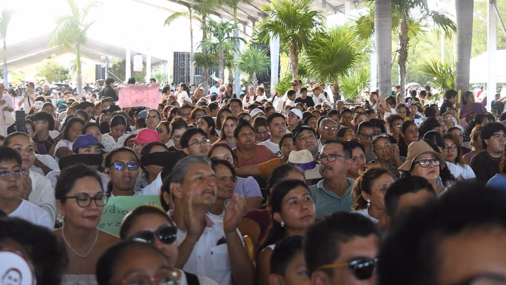 Mara Lezama sostuvo, durante la visita de la presidenta Claudia Sheinbaum a Cancún, que la transformación tiene sentido cuando cambia la vida de las personas.