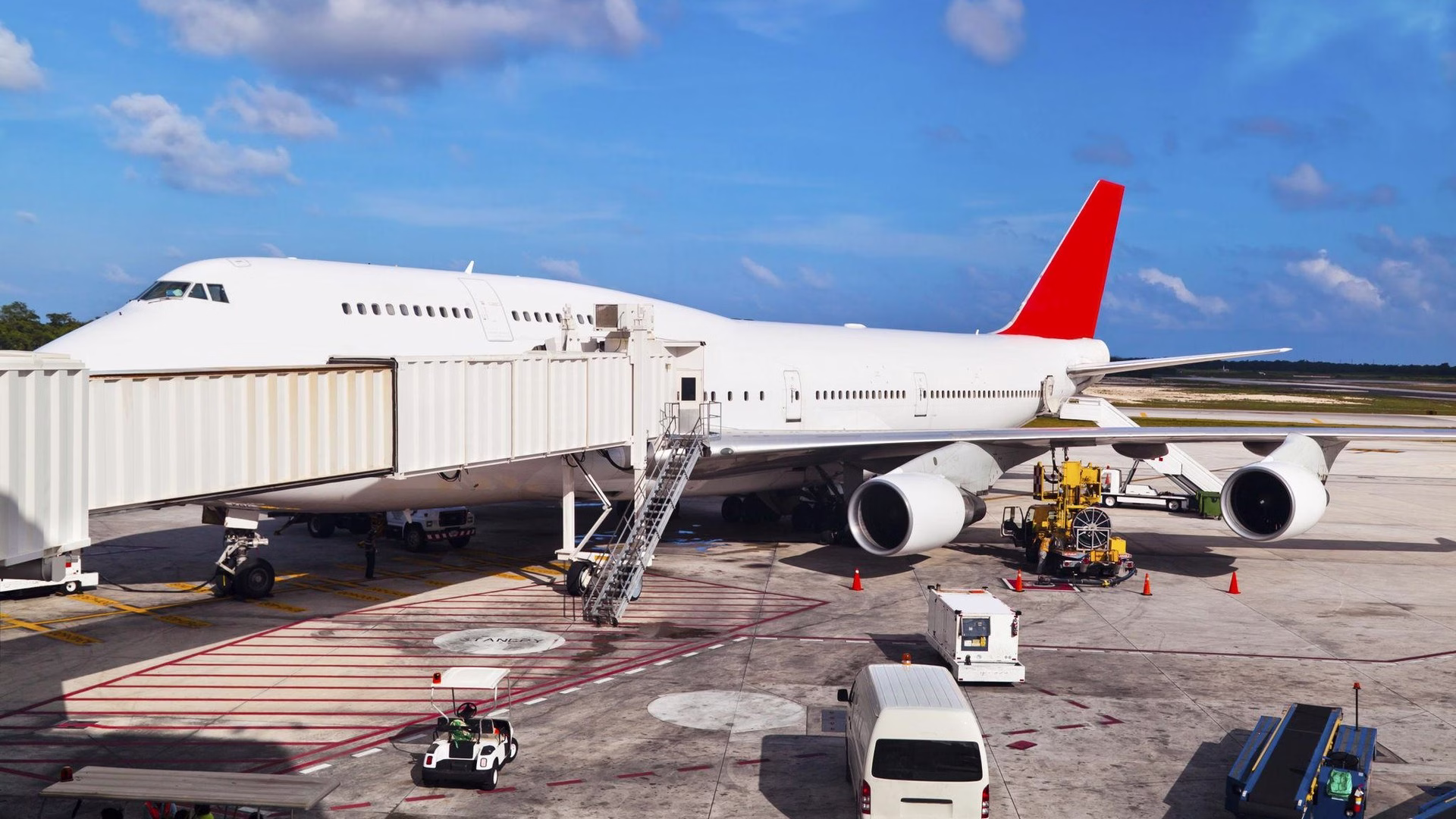 El aumento del petróleo puede elevar los costos de operación de las aerolíneas.
