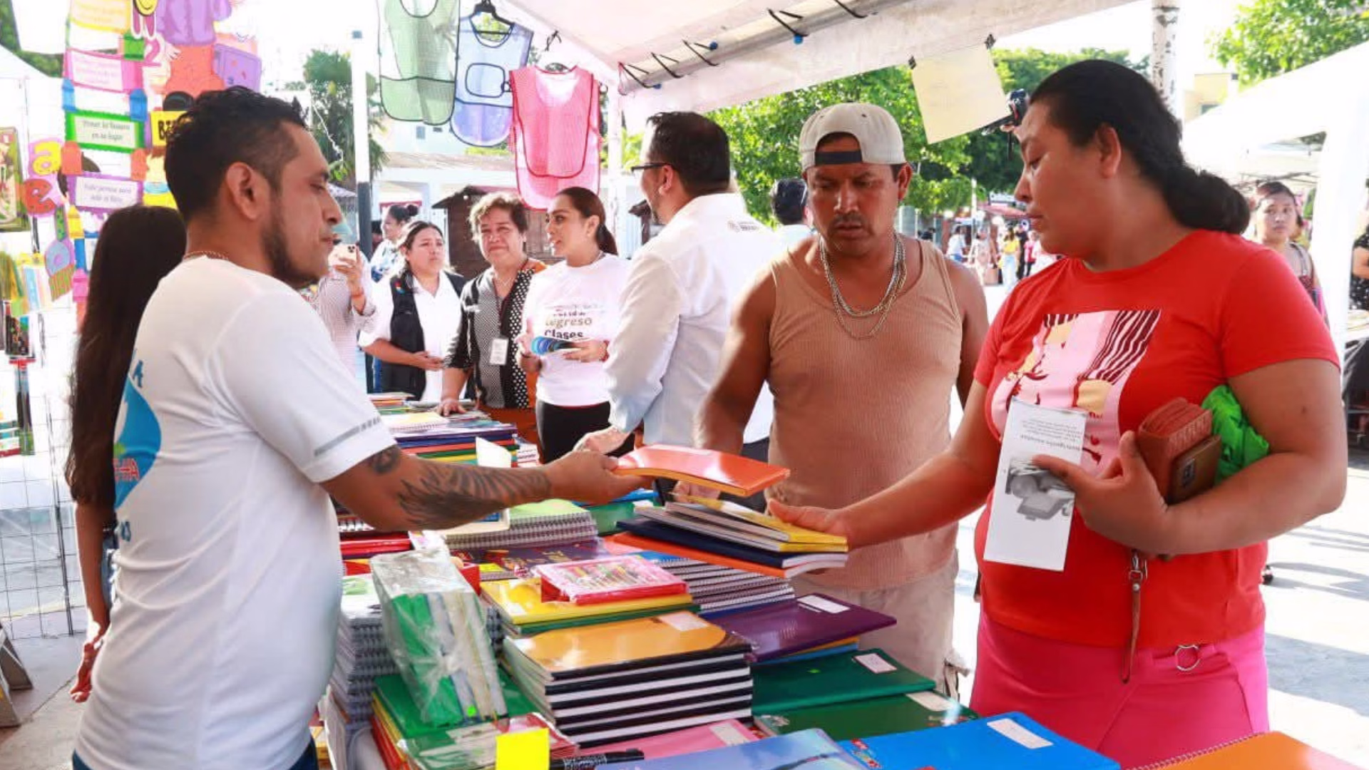 El regreso a clases genera movimiento comercial en Cancún, aunque negocios locales mantienen presión por el comportamiento del consumo.