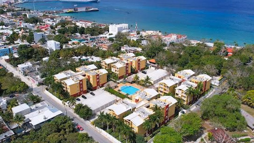 La expansión urbana de Cozumel refleja el crecimiento asociado a la actividad turística y la inversión inmobiliaria.