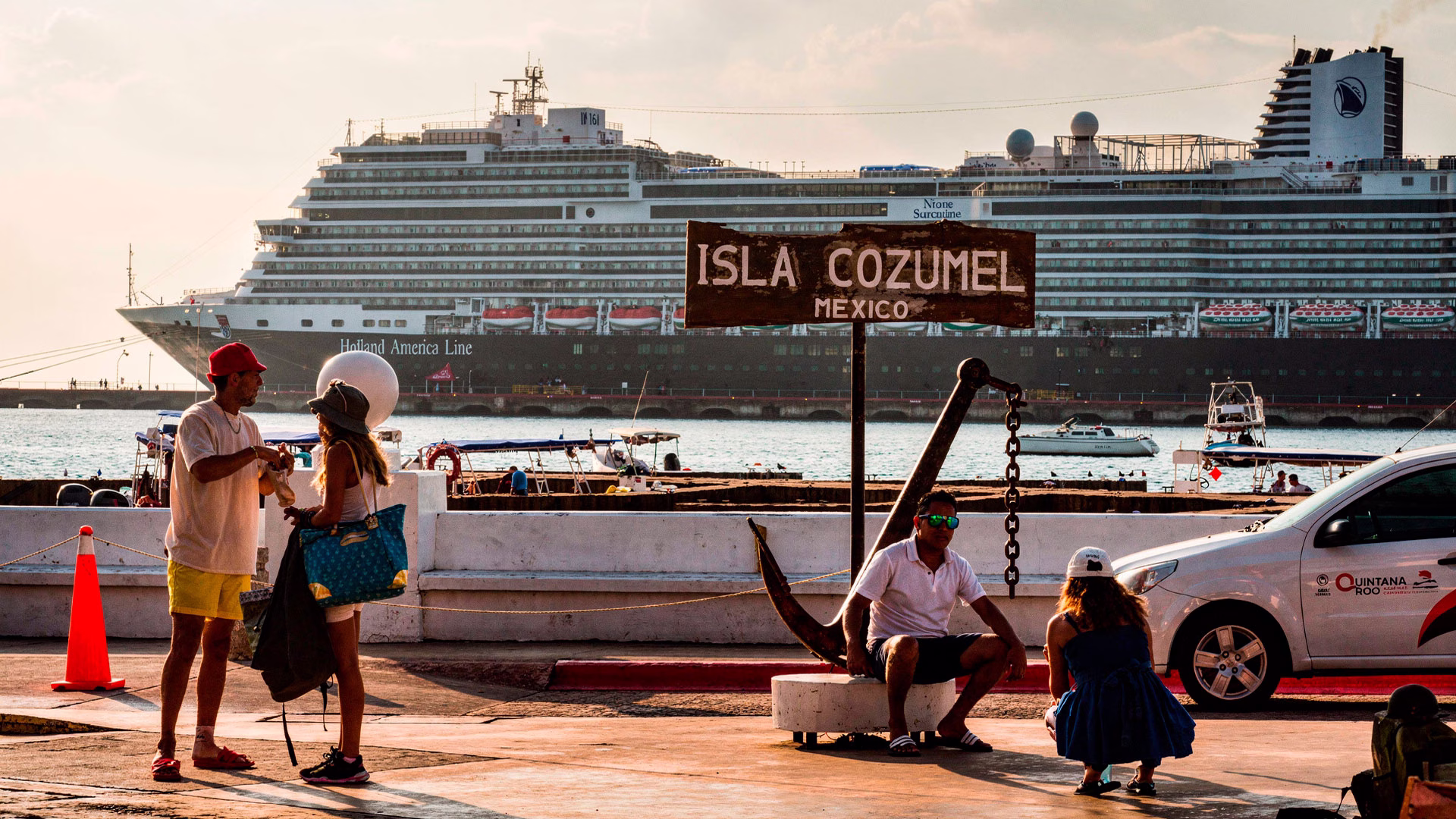 Los cruceros representan una de las principales fuentes de visitantes para Cozumel y generan actividad económica para comercios y prestadores de servicios.
